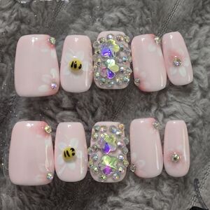 Pink Daisy Bee Rhinestone Press-On Nails